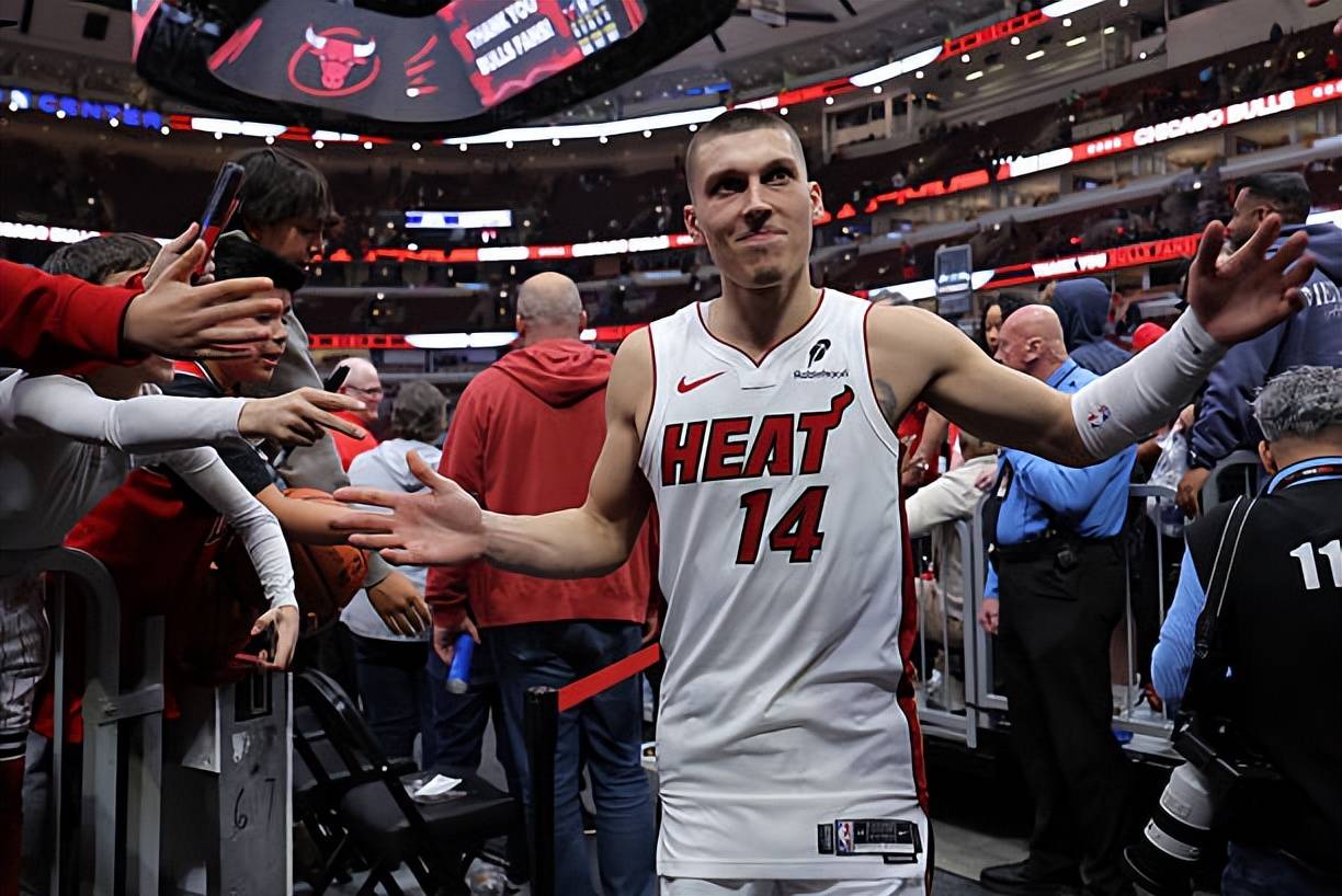 雄鹿队全明星大将重回状态,成为球队中流砥柱的简单介绍 雄鹿队全明星大将重回状态,成为球队中流砥柱的简单介绍