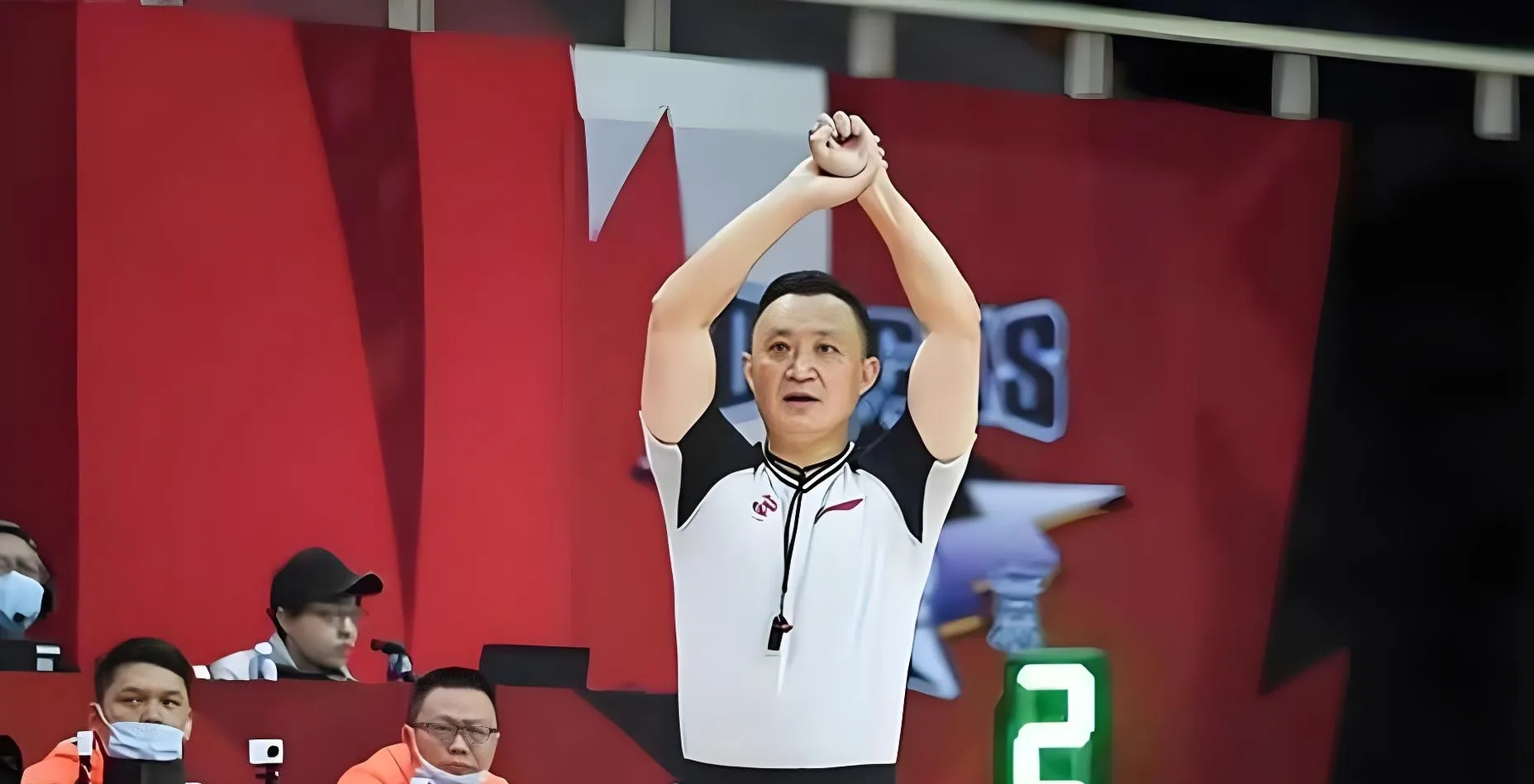 关于队内强力内线再添新兵,助力球队逆转胜利的信息 关于队内强力内线再添新兵,助力球队逆转胜利的信息