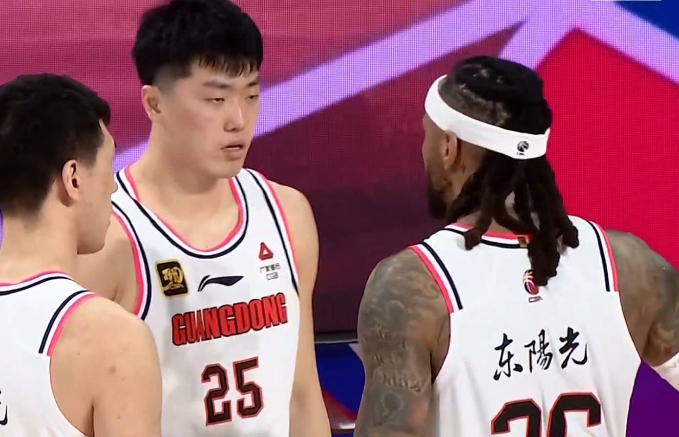 关于队内强力内线再添新兵,助力球队逆转胜利的信息 关于队内强力内线再添新兵,助力球队逆转胜利的信息