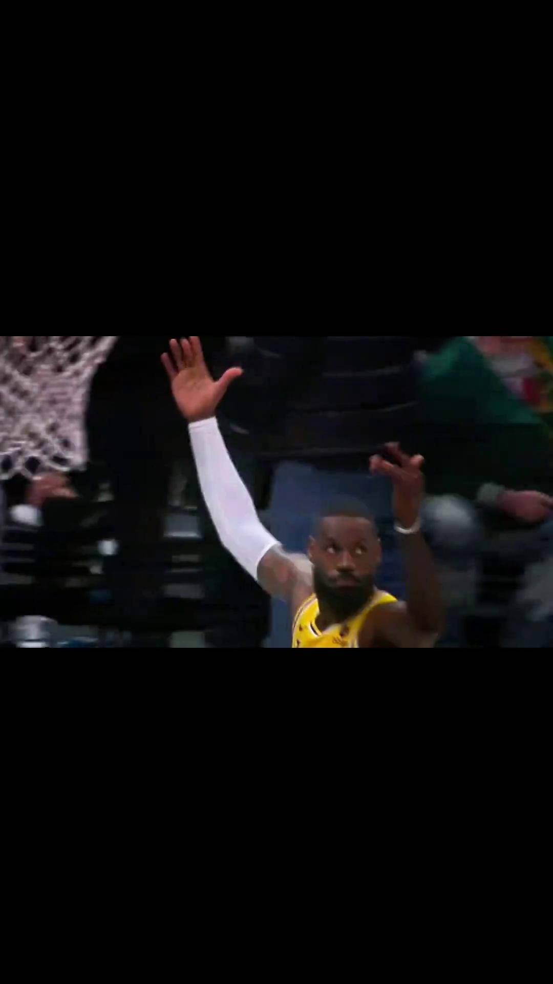 詹姆斯领军湖人逆转快船豪取胜利的简单介绍 詹姆斯领军湖人逆转快船豪取胜利的简单介绍