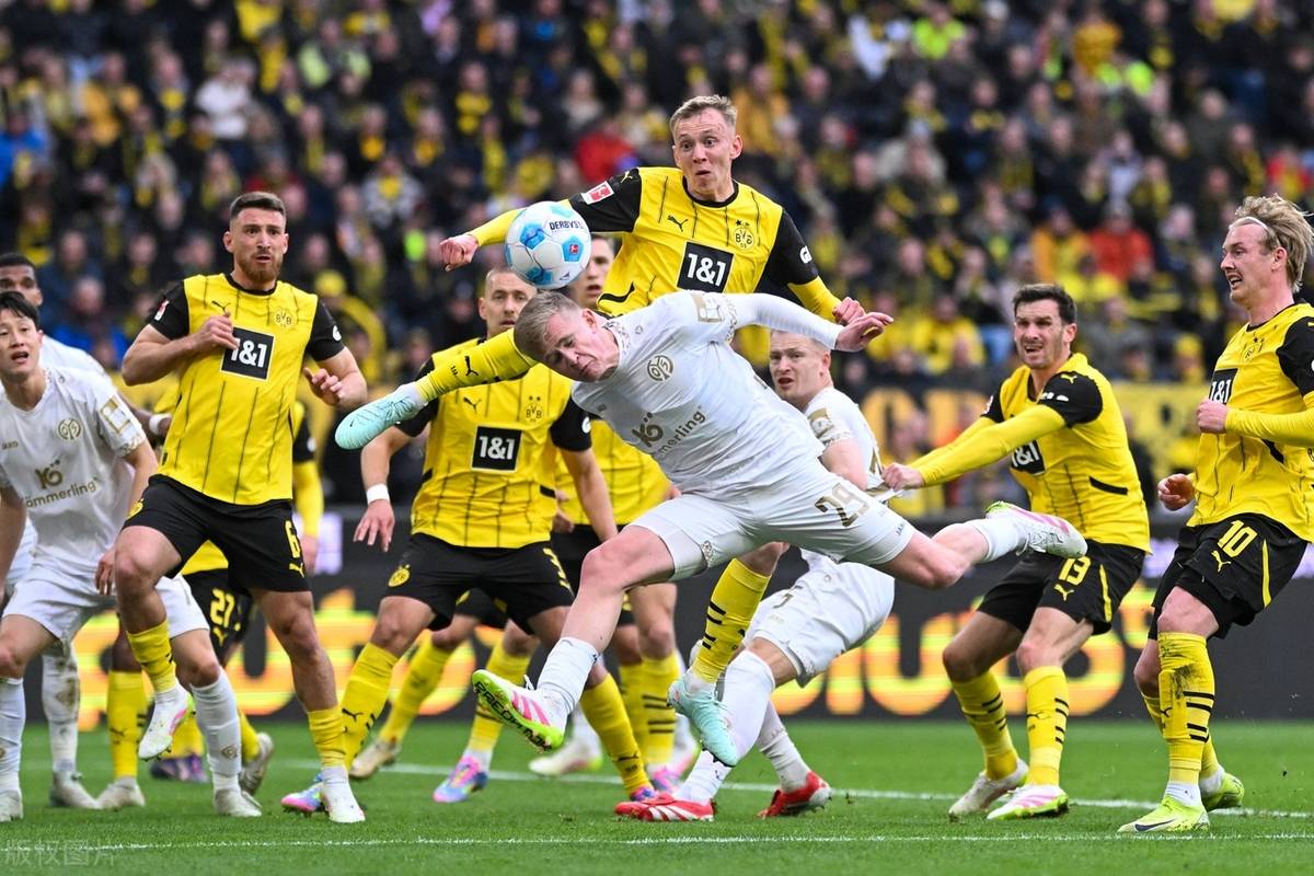 开云体育官方网站-关于多特蒙德球员拼尽全力，成功击溃对手的信息