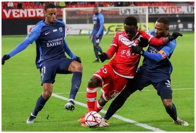 开云体育中国-包含激烈角逐中欧洲顶尖球队争夺胜利的词条