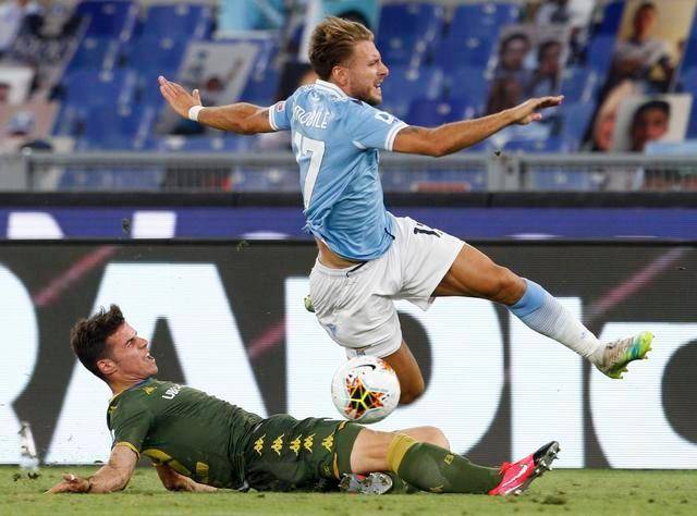 包含激烈角逐中欧洲顶尖球队争夺胜利的词条 包含激烈角逐中欧洲顶尖球队争夺胜利的词条