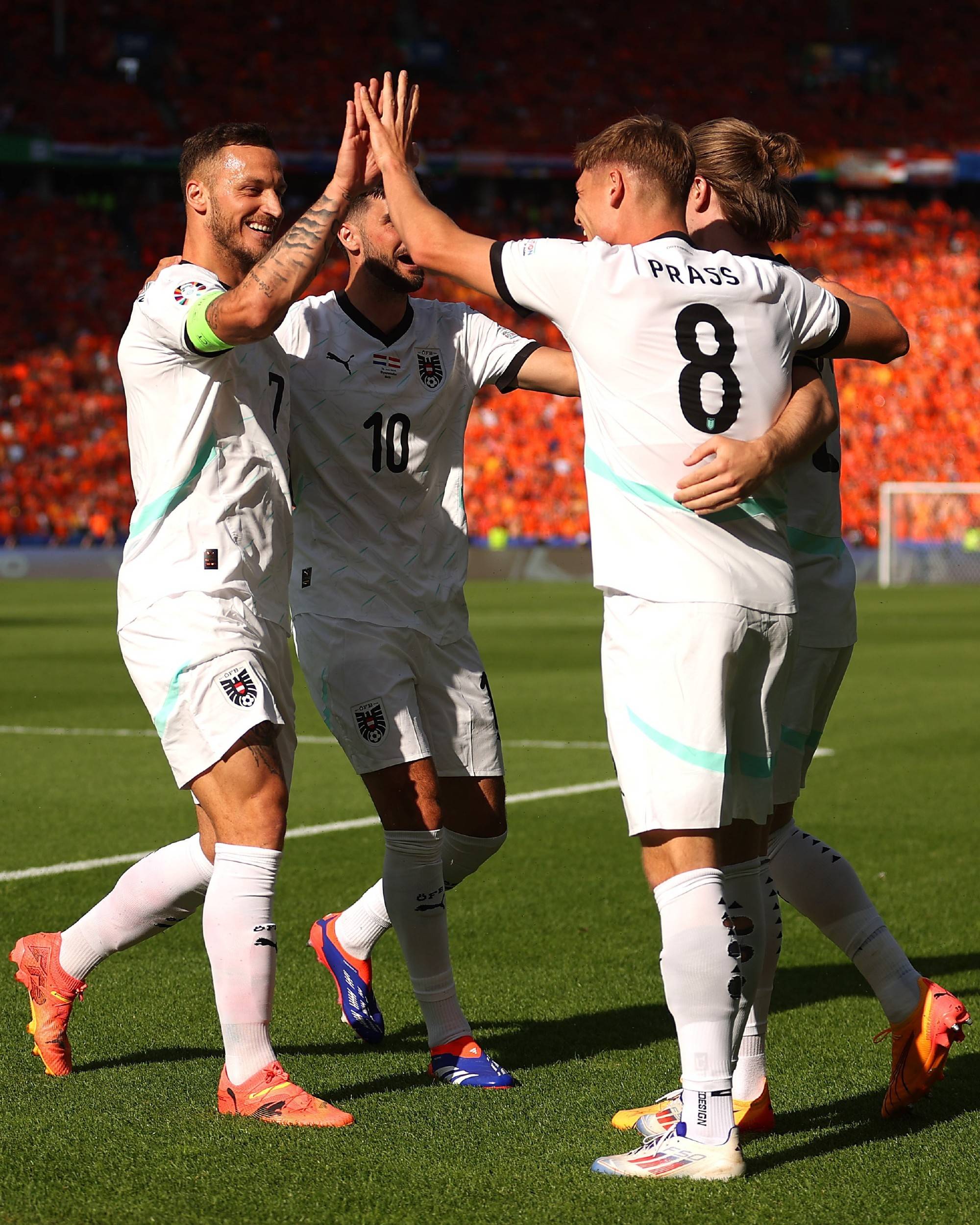 开云下载-关于波兰队阵容调整不断，欧洲预选赛黑马崛起让人惊艳的信息