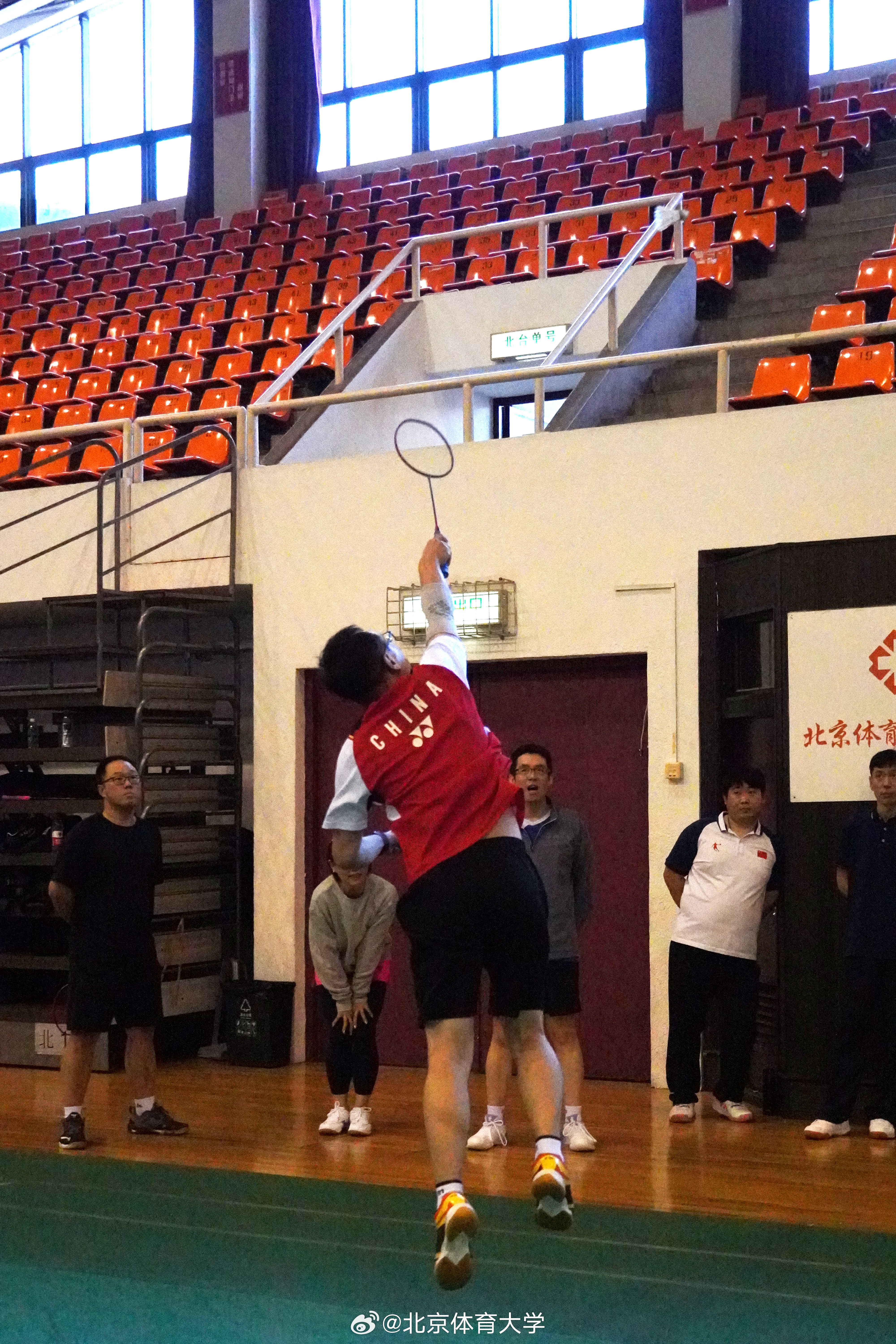 关于精密比赛频功高,赛场氛围紧张的信息 关于精密比赛频功高,赛场氛围紧张的信息