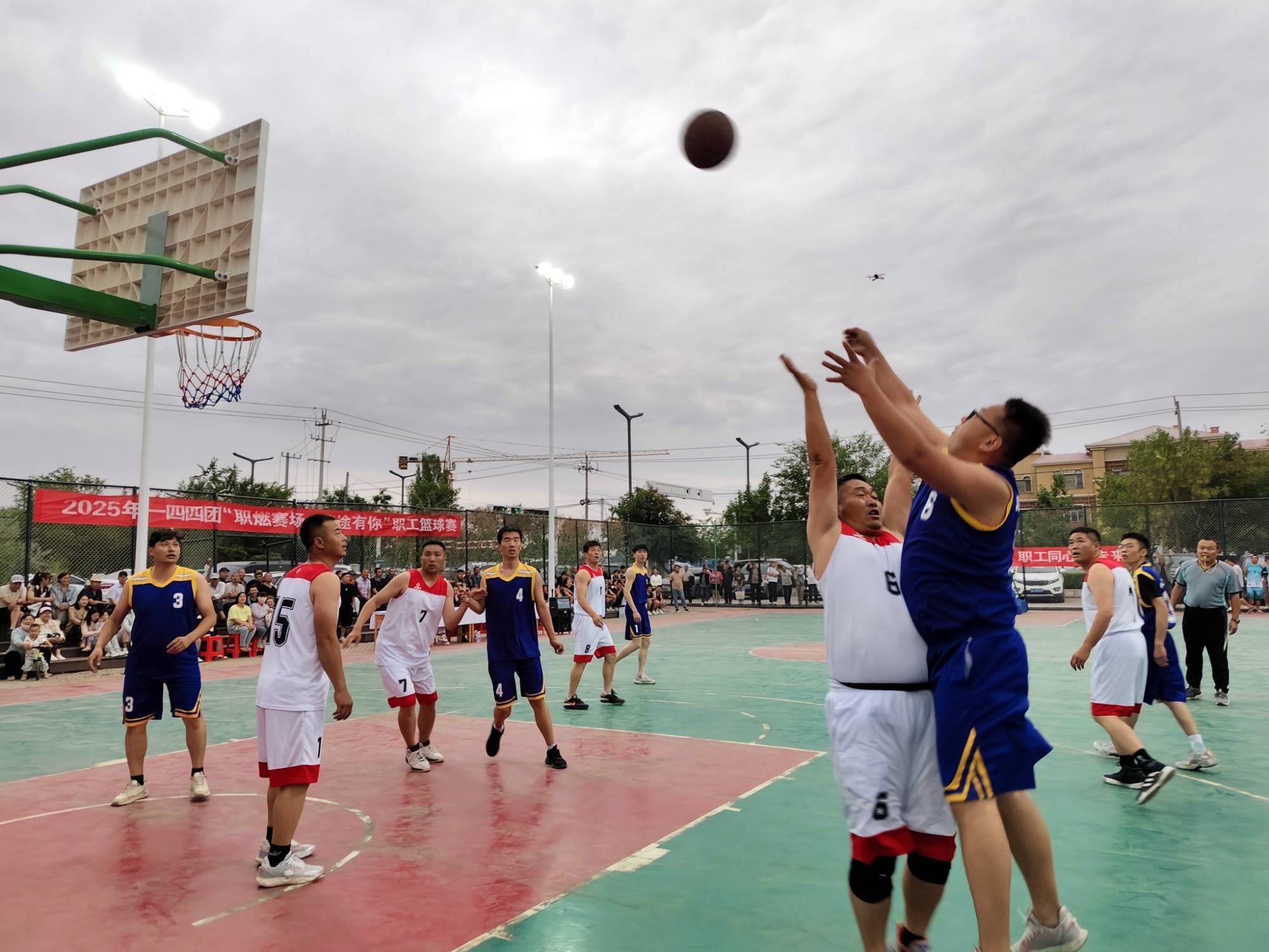 关于精密比赛频功高,赛场氛围紧张的信息 关于精密比赛频功高,赛场氛围紧张的信息