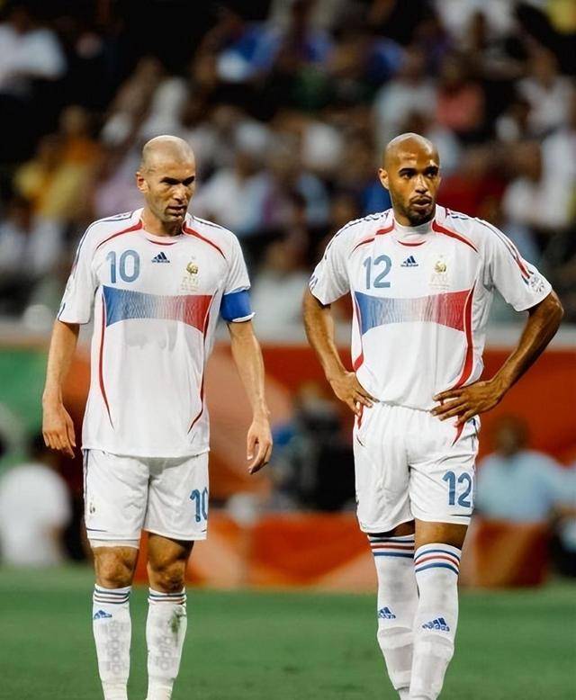 亚眠在法国杯比赛中击败环卫巴黎的简单介绍