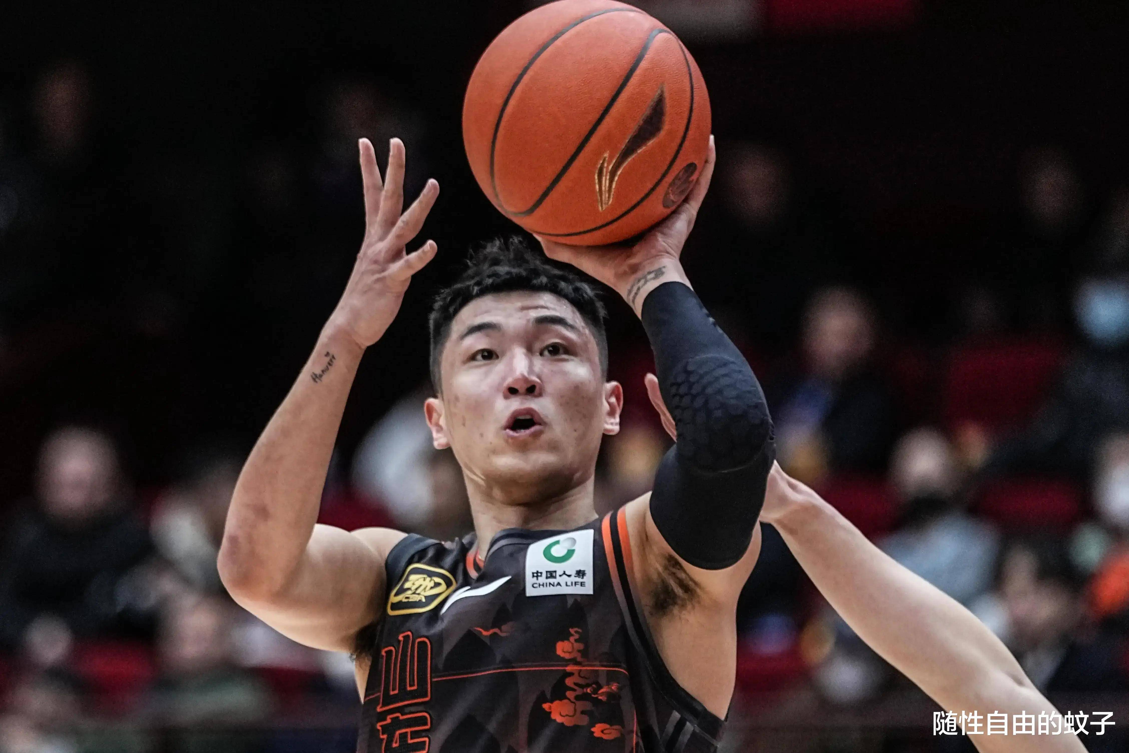 广州男篮主场胜利，球队士气高涨的简单介绍