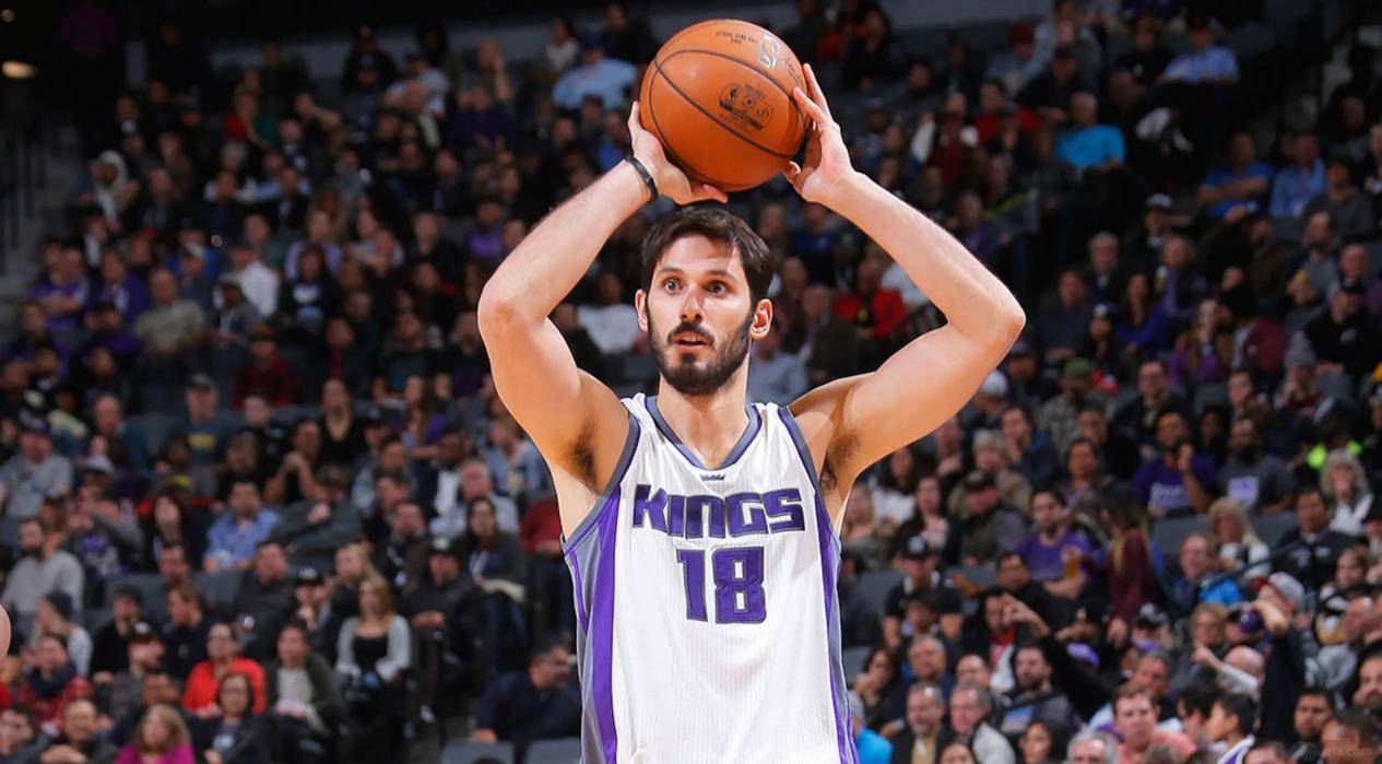 以色列队备战备受球星明星关注 以色列队备战备受球星明星关注