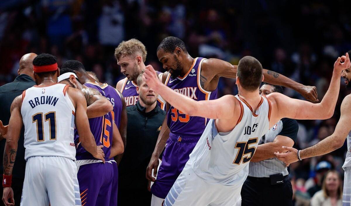 关于巴恩斯利客场逆袭,首积分领跑的信息 关于巴恩斯利客场逆袭,首积分领跑的信息