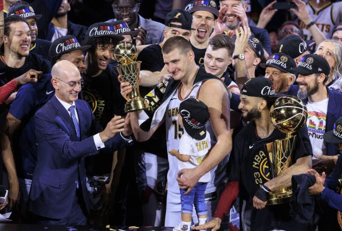 关于火箭客场击败掘金,取得来之不易胜利的信息 关于火箭客场击败掘金,取得来之不易胜利的信息