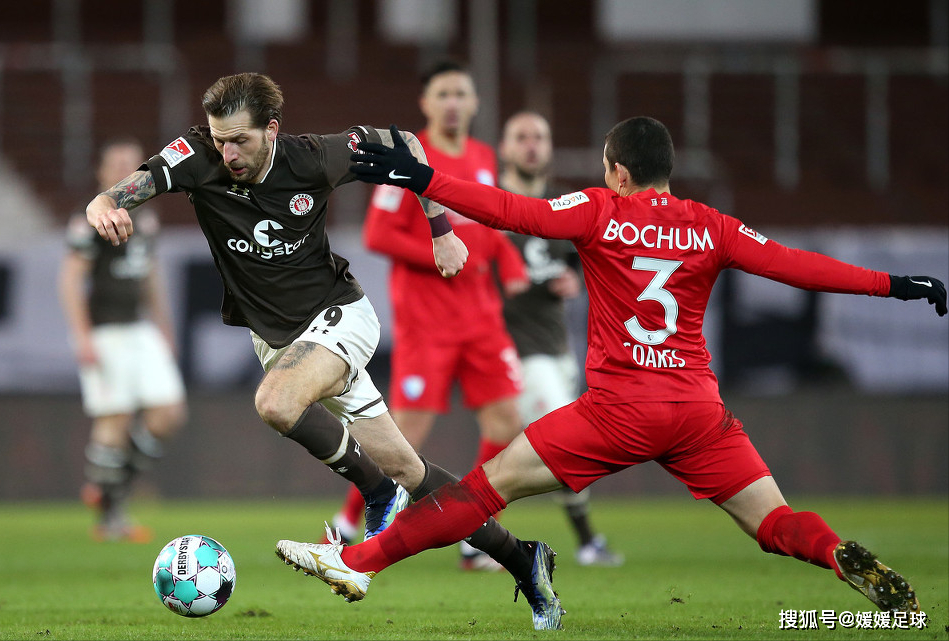 关于科隆重返胜利轨道:面对卡尔斯鲁厄的信息