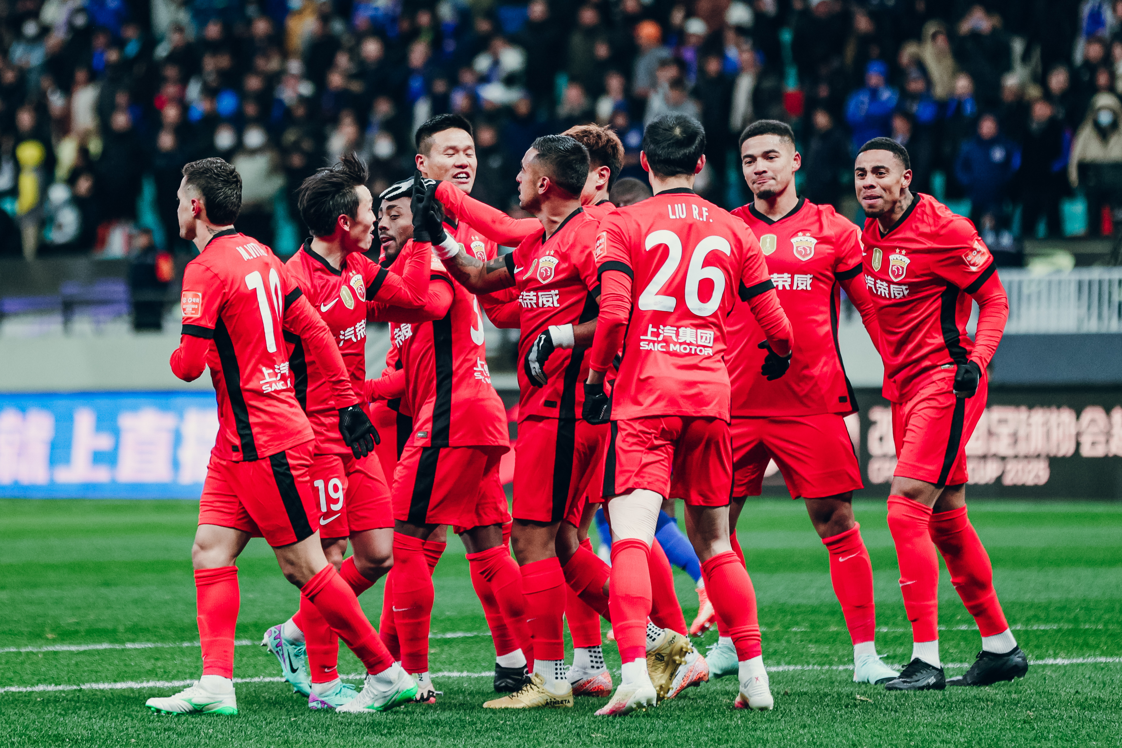 开云体育app-球队在关键时刻爆发，打破对手围堵