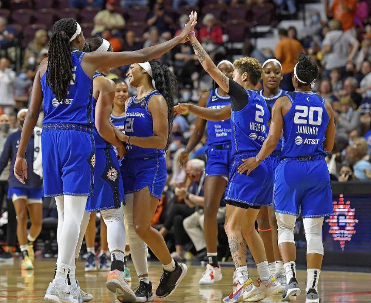 欢呼声不断!球队火力全开轻松晋级的简单介绍 欢呼声不断!球队火力全开轻松晋级的简单介绍