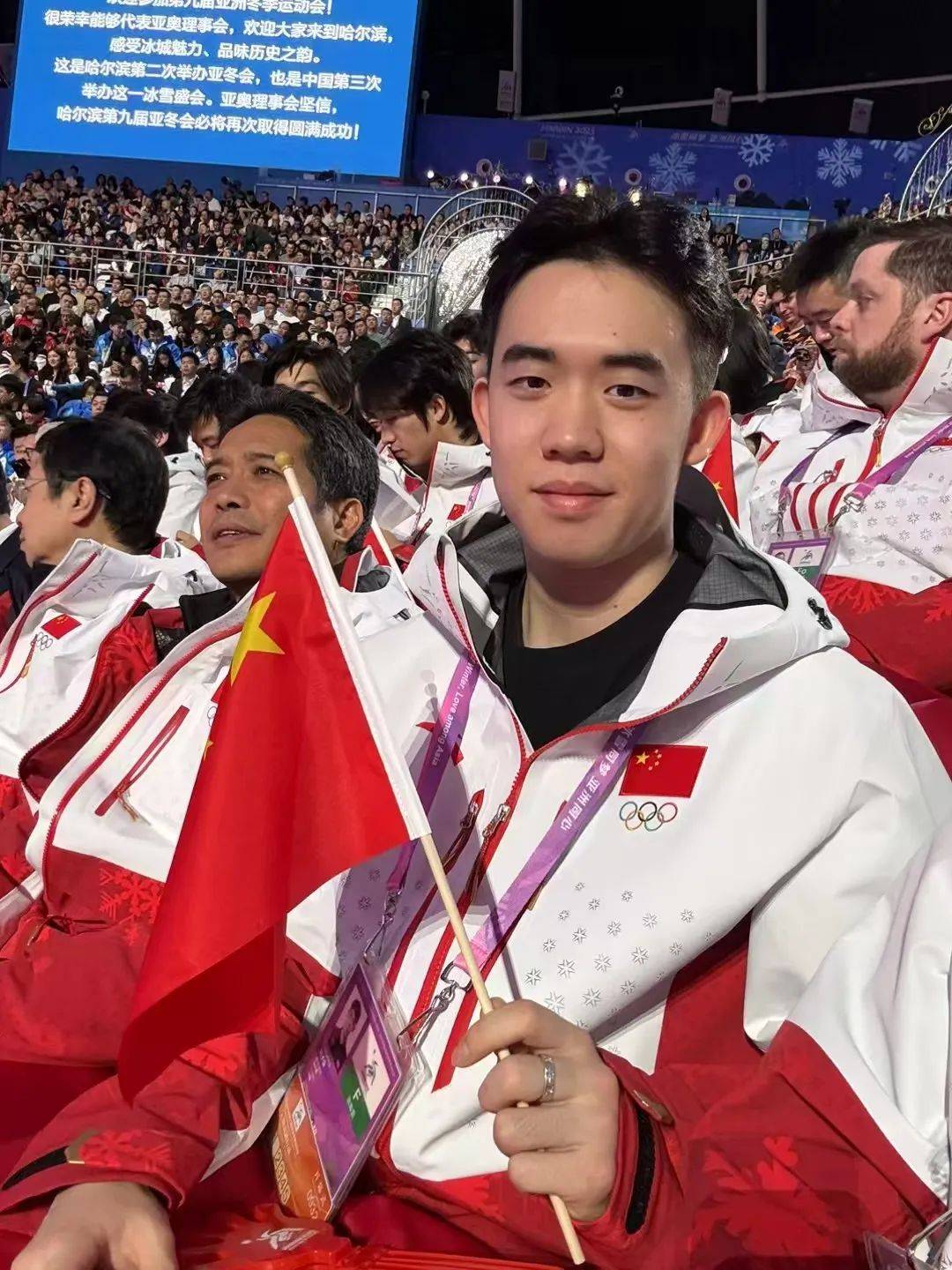 运动员备战氛围热烈，迎接挑战