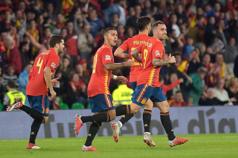 开云体育下载-球队策略调整成功，连胜在望