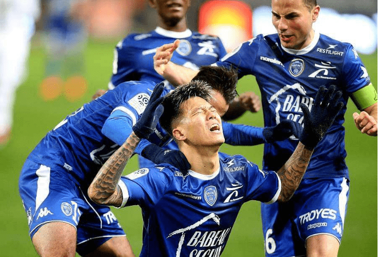 亚眠主场战平南特,积分榜上落后对手 亚眠主场战平南特,积分榜上落后对手