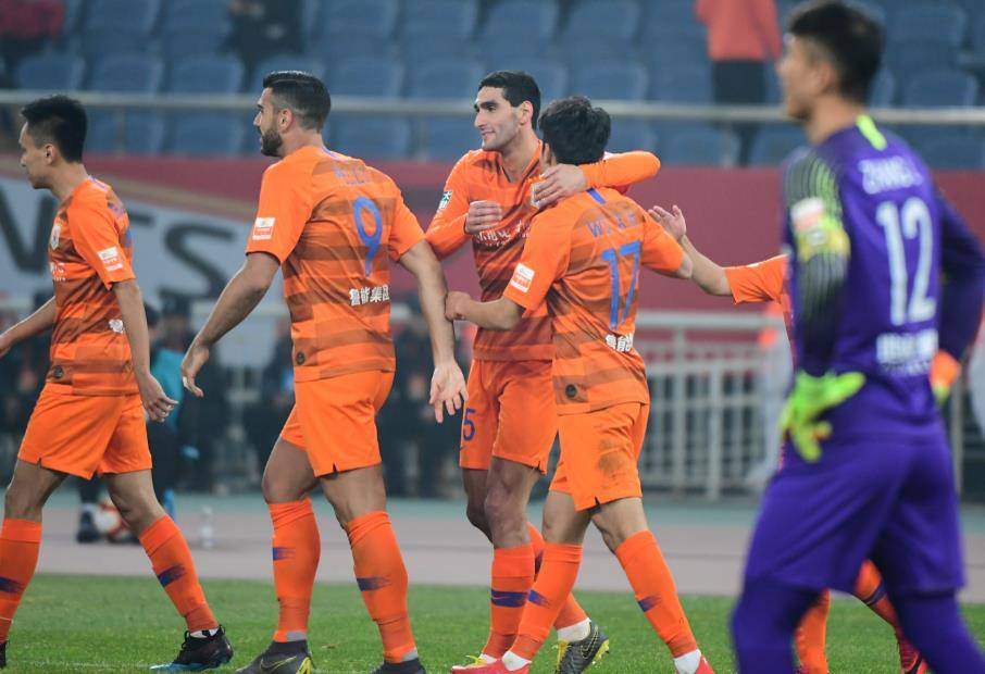 上港集团山东鲁能挑战切尔西,强强对话引发热议的简单介绍 上港集团山东鲁能挑战切尔西,强强对话引发热议的简单介绍