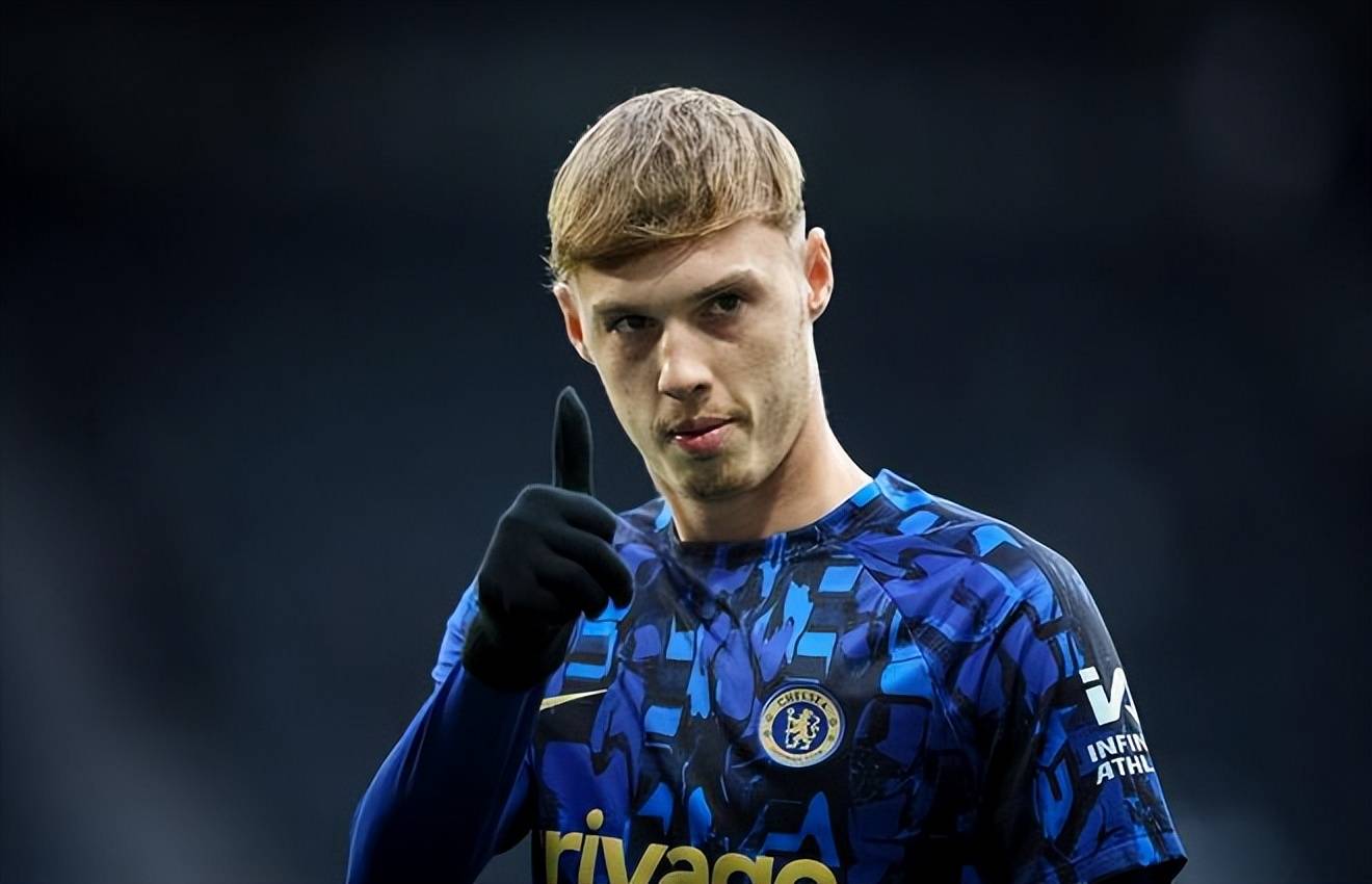 星级球员在重要比赛中表现出色