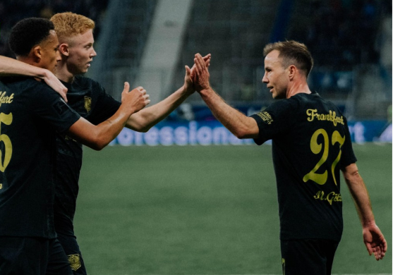 法兰克福击败勒沃库森后上位