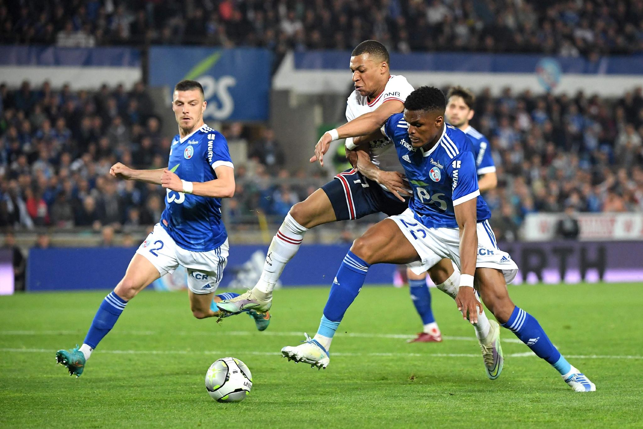 关于亚眠主场惊险获胜,法甲保级战况一触即发的信息 关于亚眠主场惊险获胜,法甲保级战况一触即发的信息