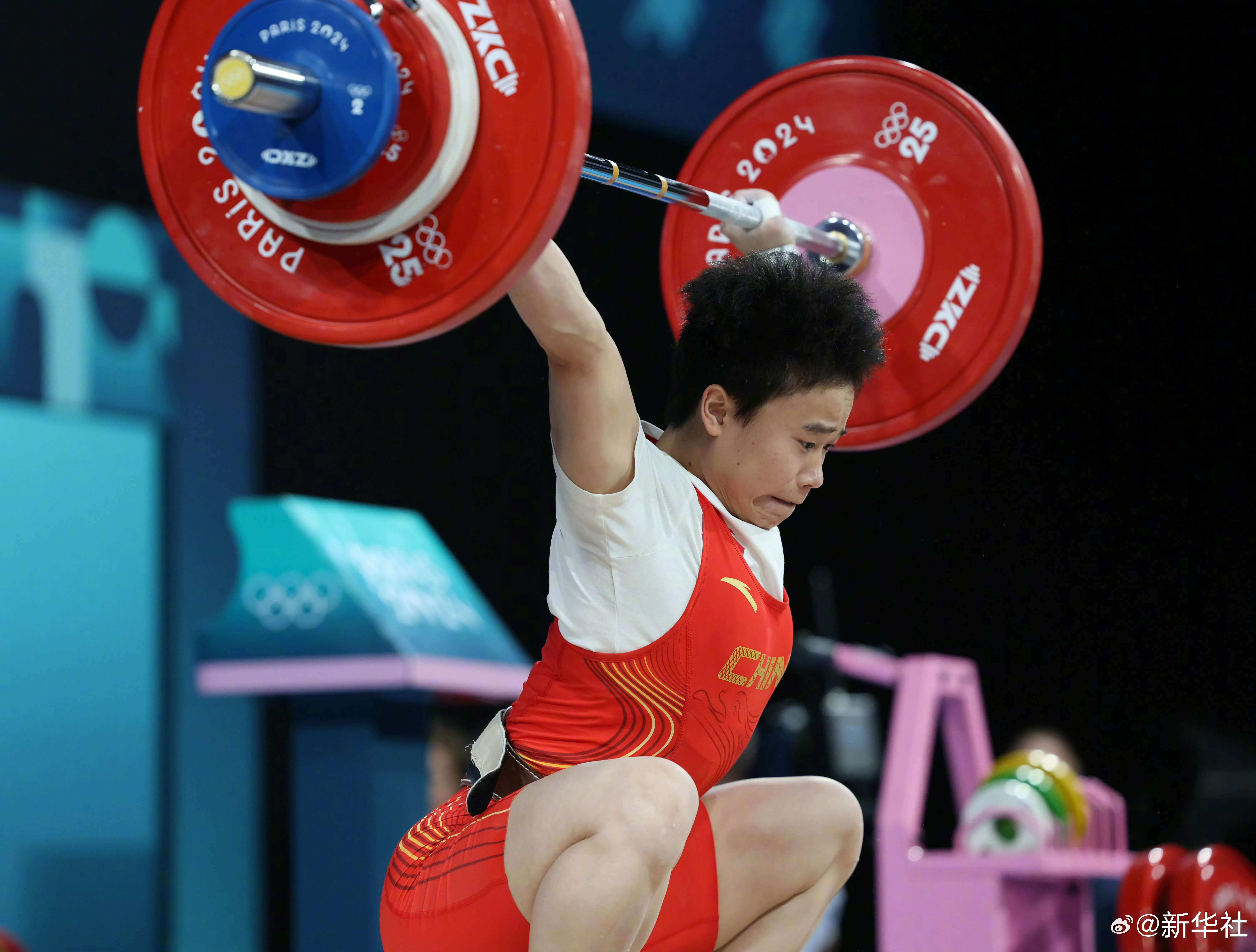 开云平台-双重力量，举重选手巧夺金牌的简单介绍