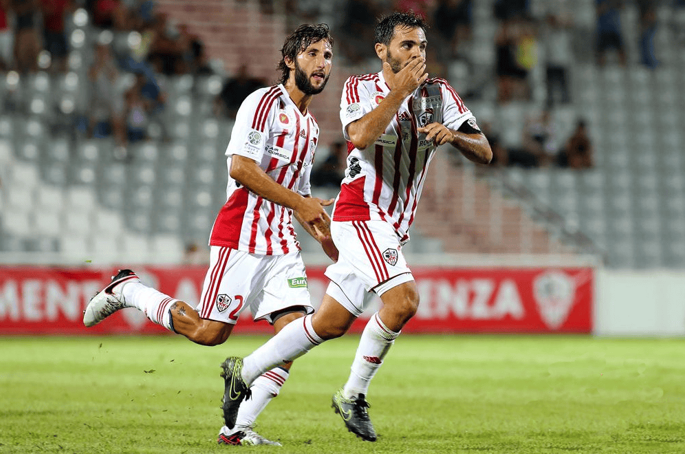 巴黎FC客场大胜,取得胜利 巴黎FC客场大胜,取得胜利