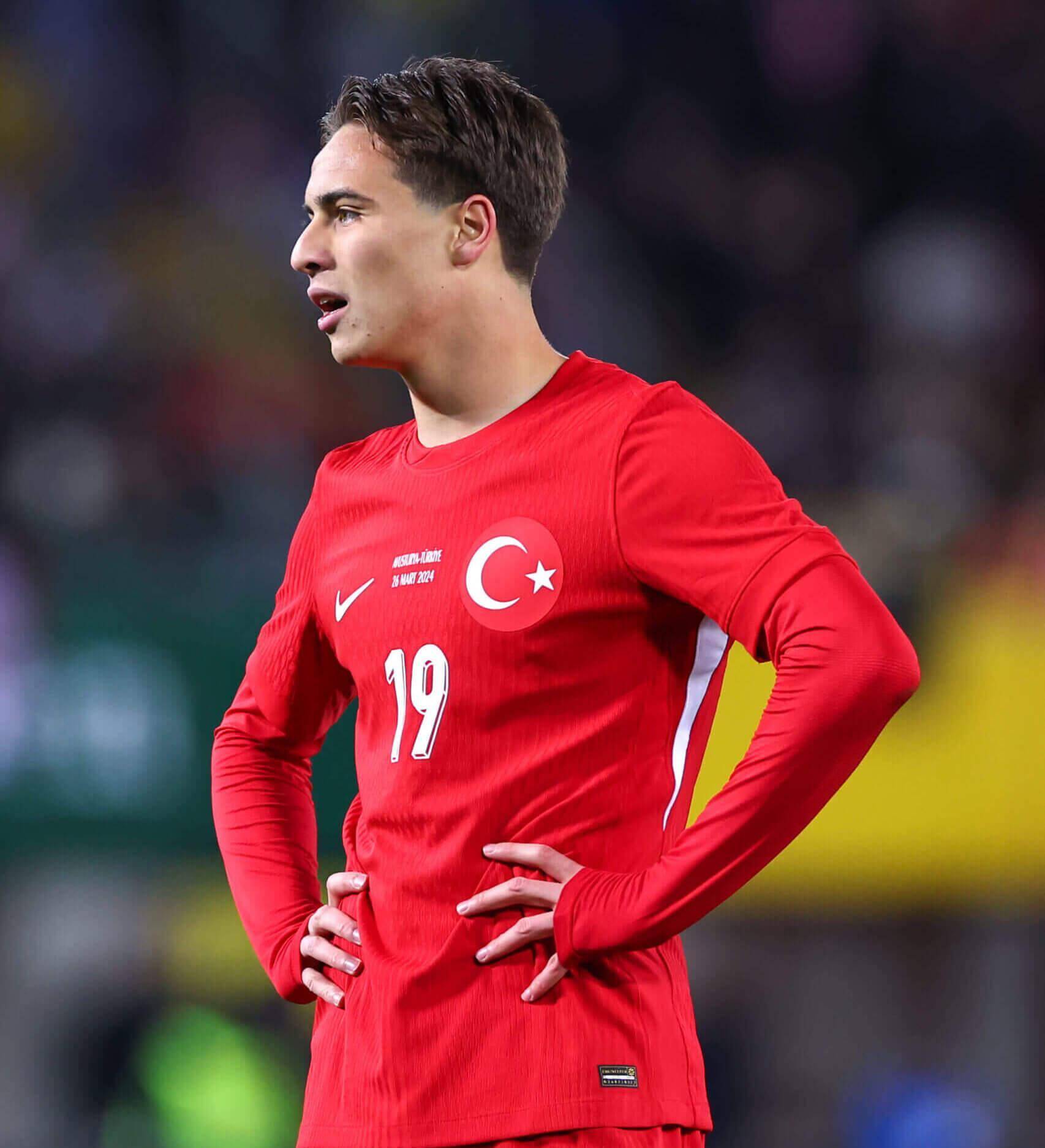 开云体育入口-荷兰队客场战胜劲敌，斩获关键三分