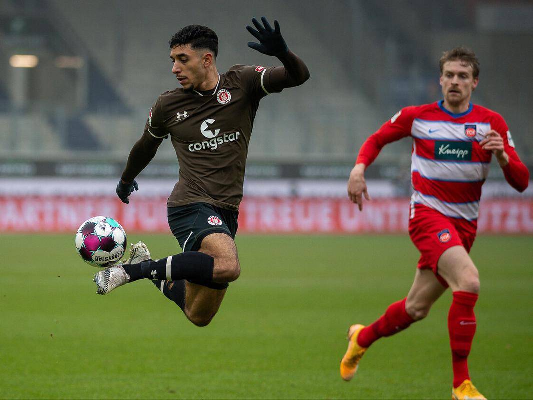 沃尔夫斯堡遭遇不敌,客场失利无缘胜利 沃尔夫斯堡遭遇不敌,客场失利无缘胜利