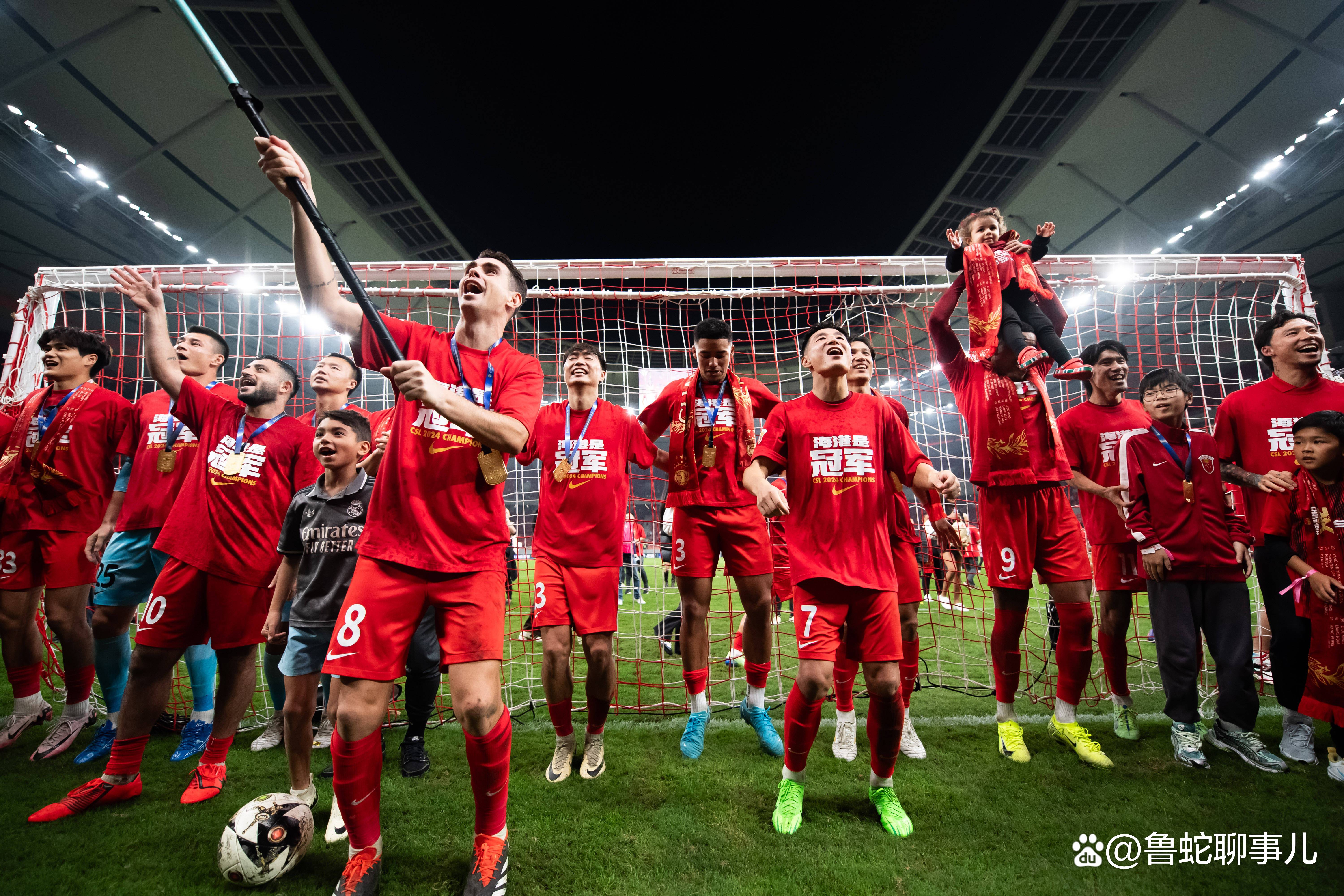 双雄对决:国内球队战绩斐然 双雄对决:国内球队战绩斐然