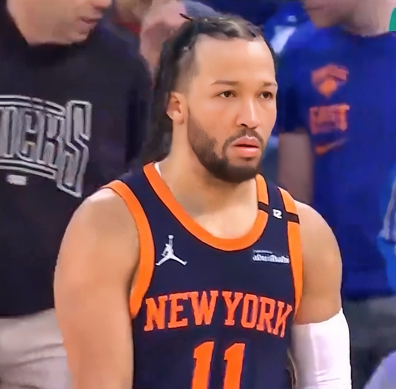 纽约尼克斯队大败雷霆队,遗憾输球 纽约尼克斯队大败雷霆队,遗憾输球