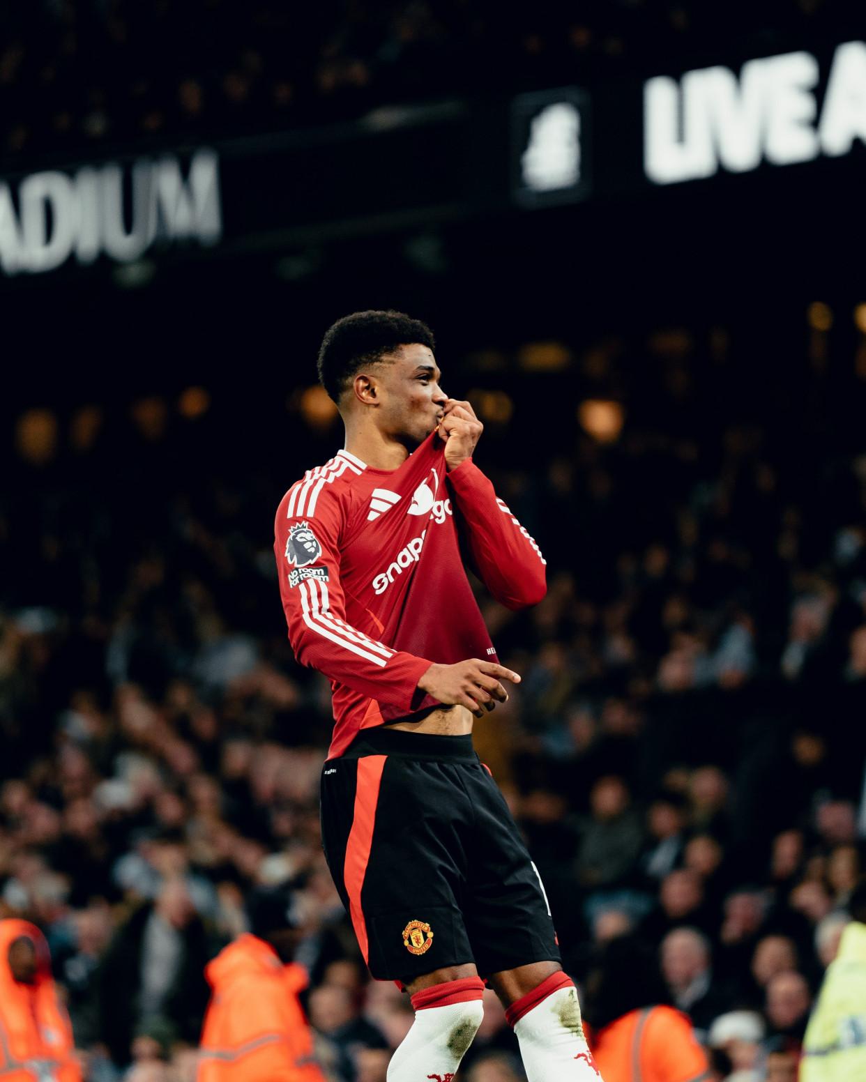 开云APP-桑切斯加盟曼联，助球队逆袭