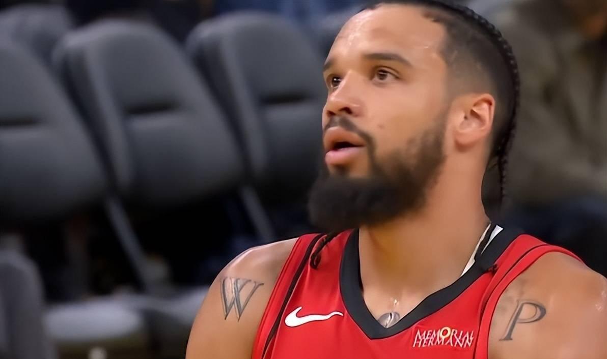 老鹰逆转骑士，场内激烈对抗看点十足