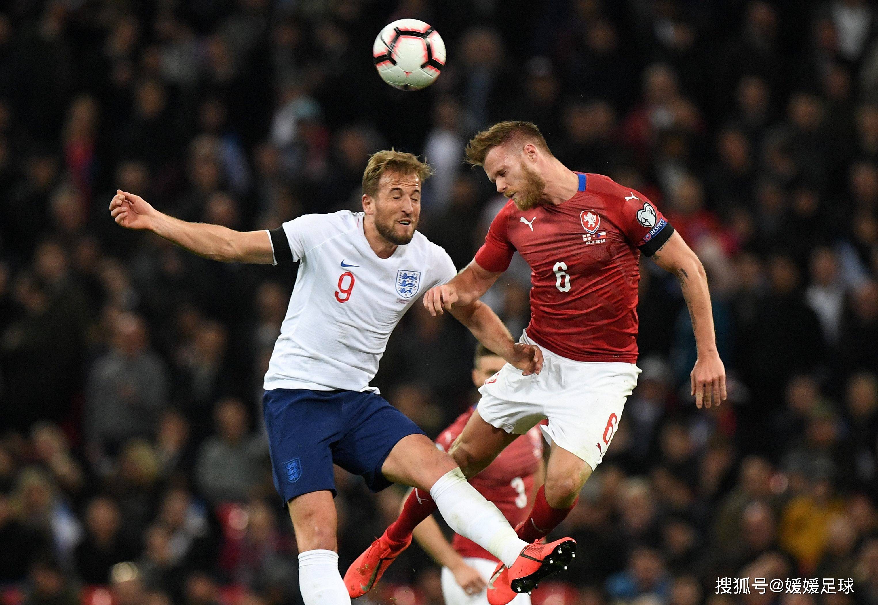 开云体育-包含波兰队实力出众，轻松打进欧锦赛四强的词条