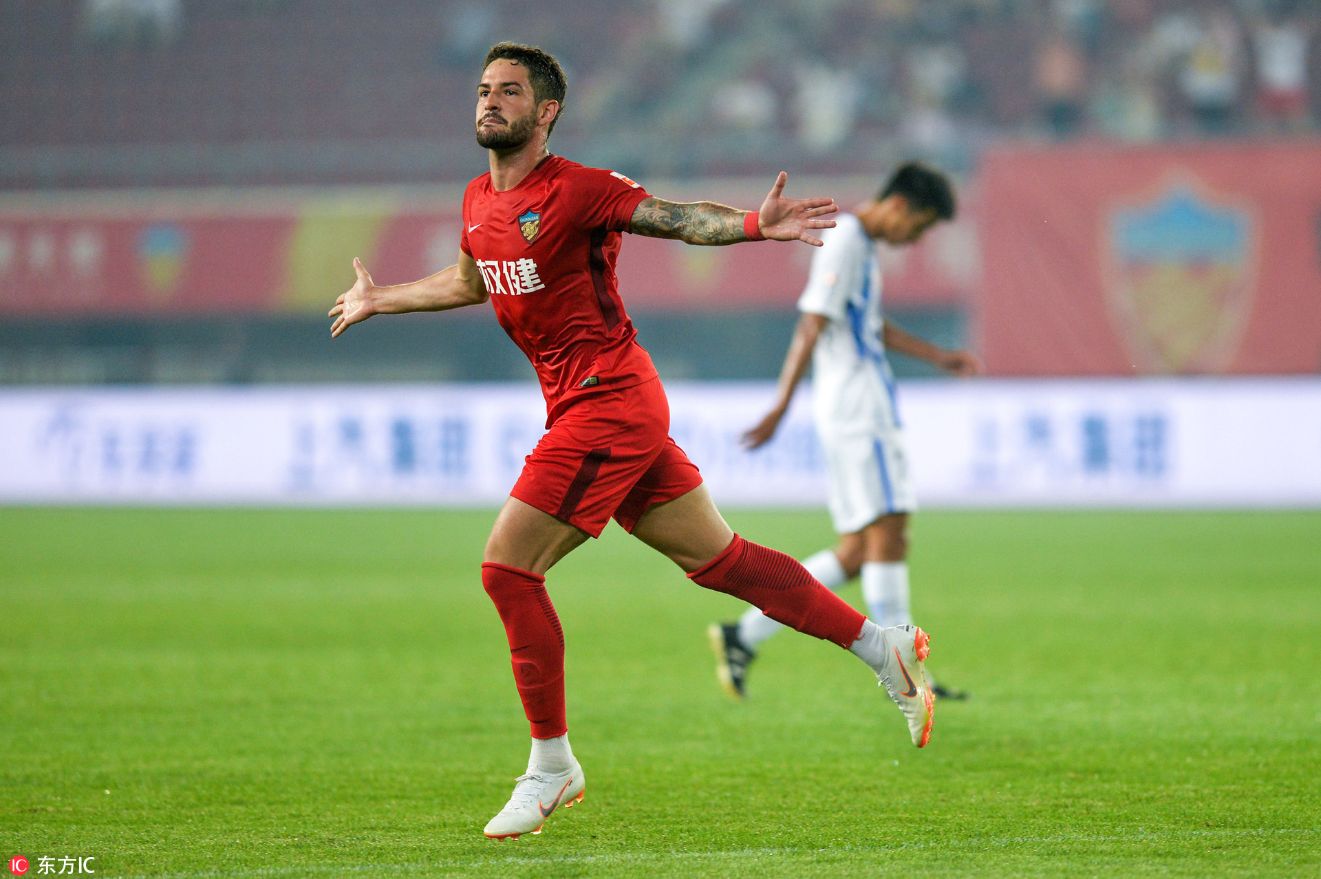 本轮焦点对决，富力将挑战权健争夺胜利