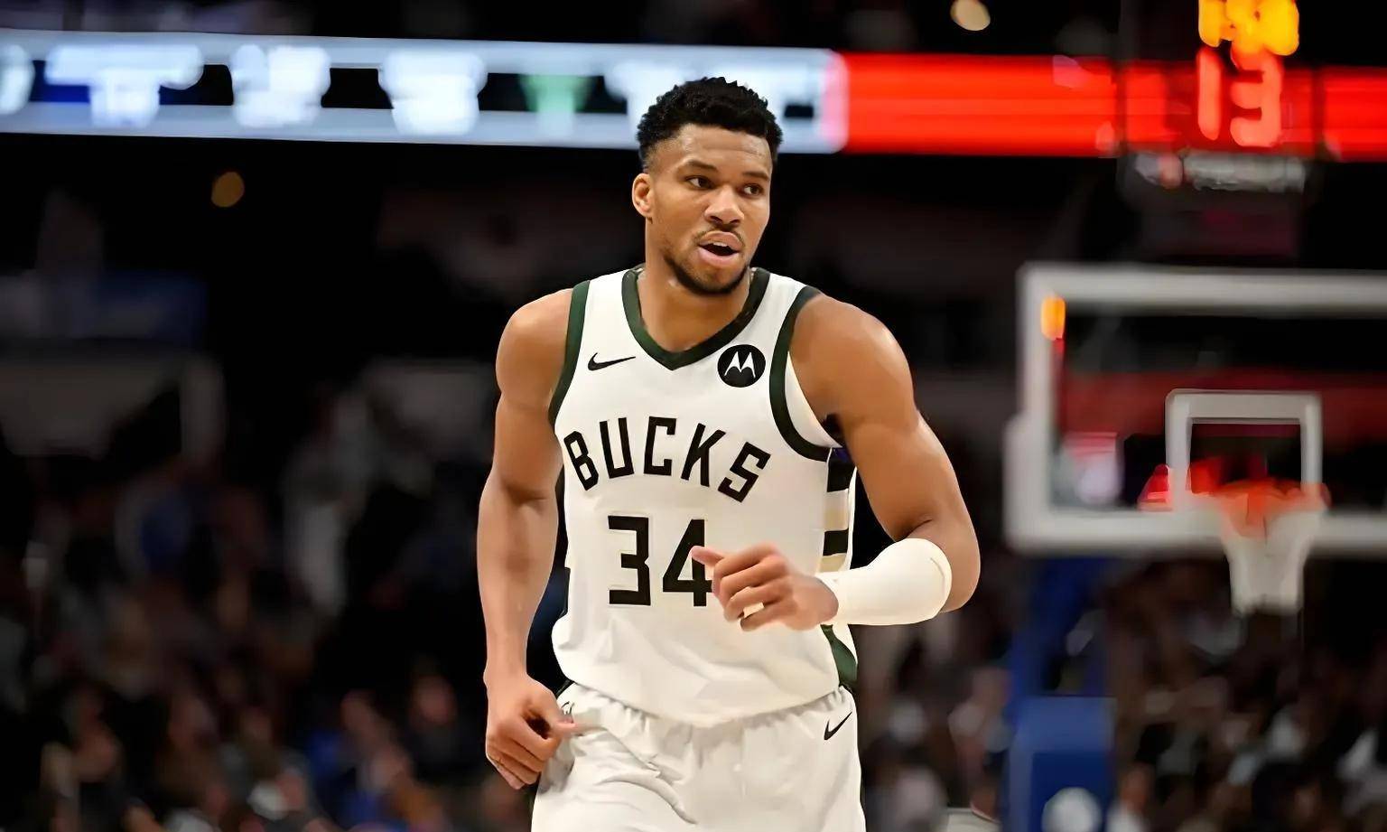 雄鹿客场险胜魔术阿德托昆博表现稳定 雄鹿客场险胜魔术阿德托昆博表现稳定