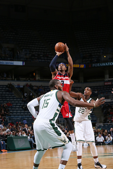 雄鹿胜奇才取四连胜