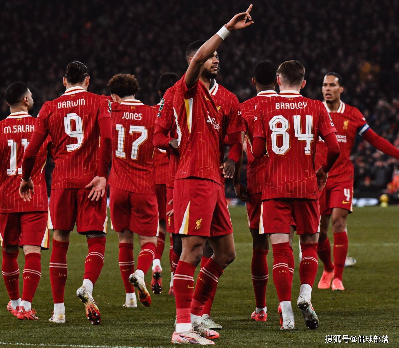 英超领头羊球队面临严峻挑战考验团队凝聚力