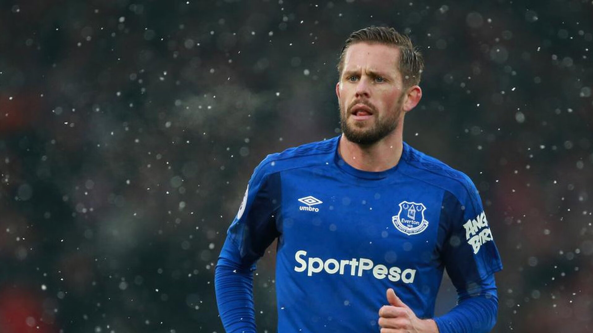 亚洲之光刺破足球圣殿的夜空，李刚仁在国家德比之夜写就东方传奇