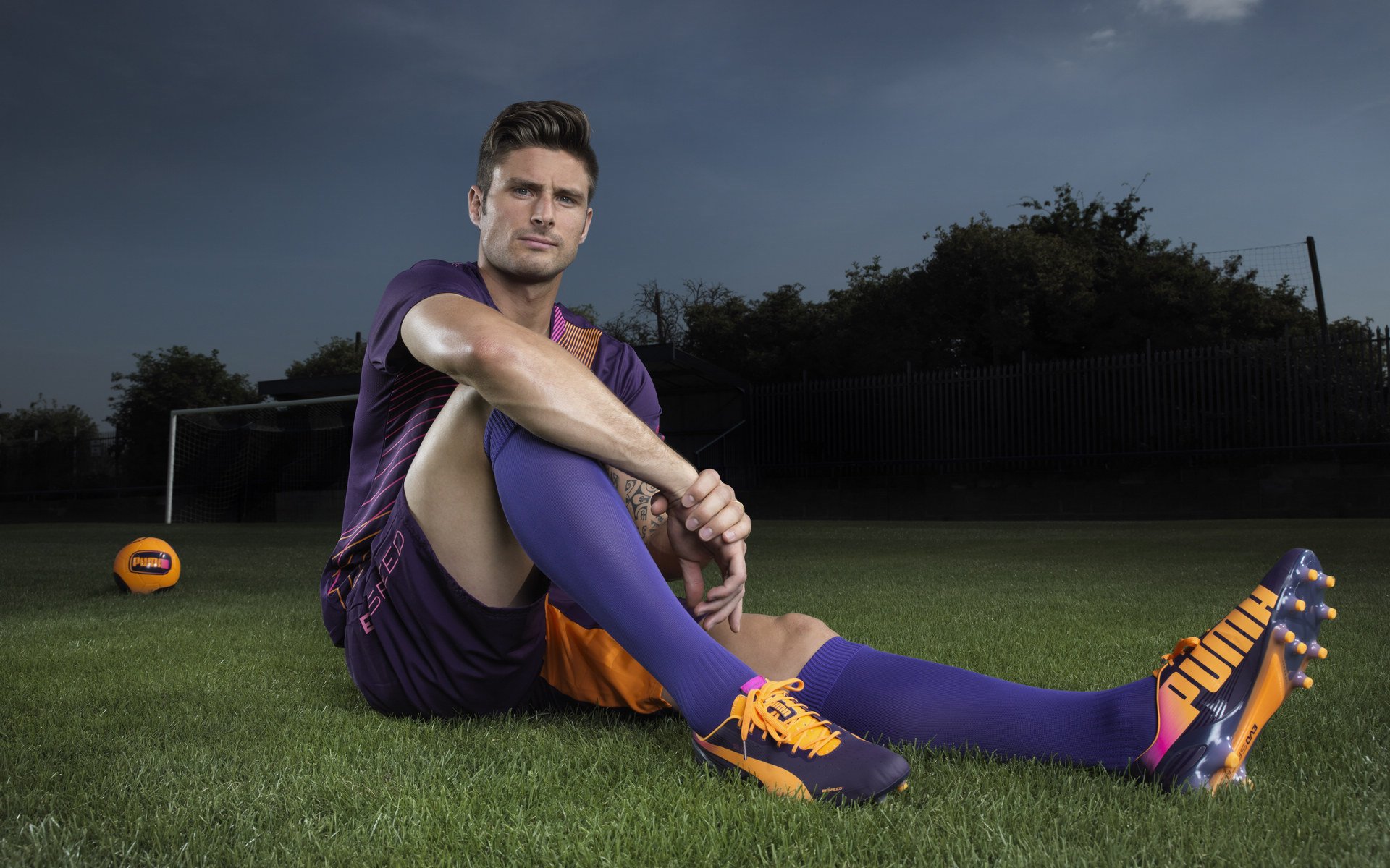 绿茵场与羽毛球场，两种逆转，一种精神